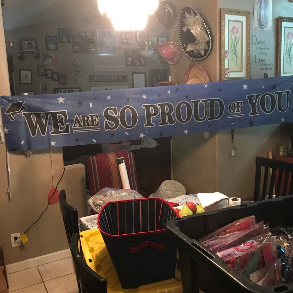 Graduation supplies - Picture 4 of 5